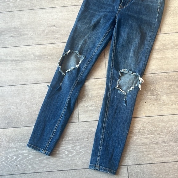 Free people distressed destroyed knee dark denim high waist jeans size 26 - Picture 5 of 8